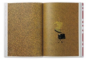 louis-vuitton-yayoi-kusama-book-1